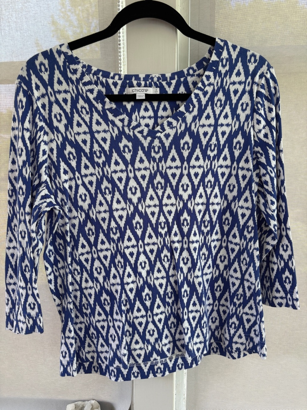 Chico's Blue & White Ikat-Style Long Sleeve Knit Top